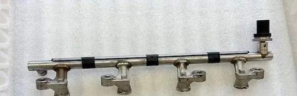 Mazda CX-5 II Fuel main line pipe PE2713150 0261545155