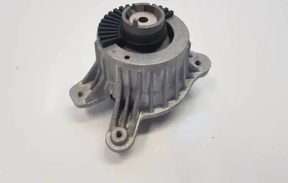 Mercedes-Benz E W213 Engine mount vacuum valve 