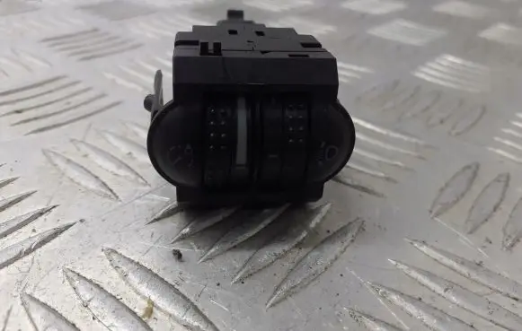 Volkswagen PASSAT B5.5 Headlight level adjustment motor 3B094133C