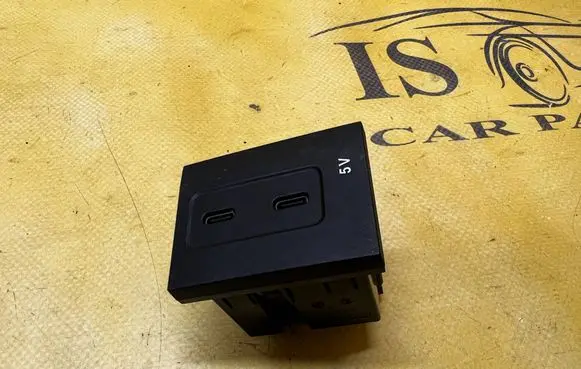 Mercedes-Benz A W177 AMG USB socket connector A2478200301