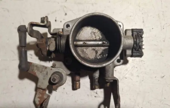 BMW 5 E34 Throttle valve 17303629