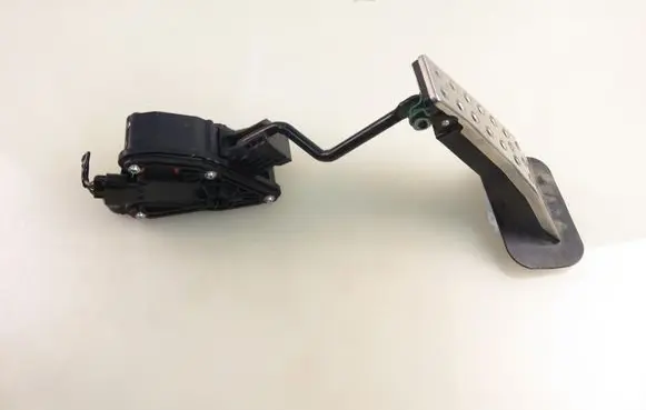 Honda Civic Accelerator throttle pedal 31302J28