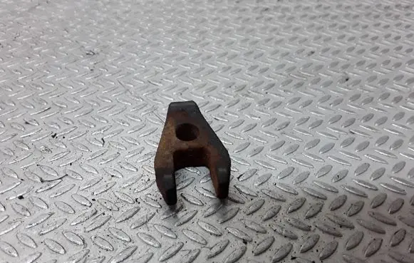 Jeep Cherokee Fuel Injector clamp holder