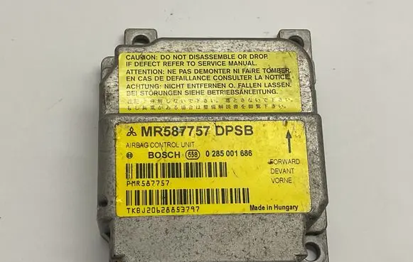 Mitsubishi Colt Airbag control unit/module MR587757 0285001681