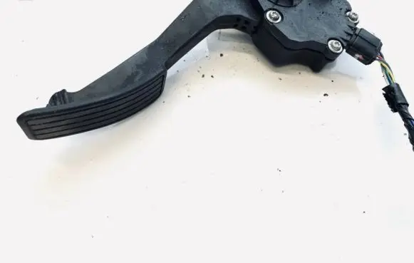 Subaru Legacy Accelerator throttle pedal 1988007120 198800-7120