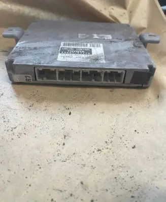 Toyota Prius (XW20) Engine control unit/module 8966147170 2751009521