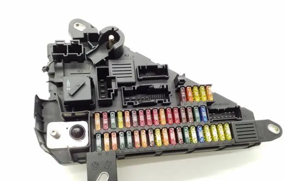 BMW 5 E60 E61 Fuse module 913883001 690661901
