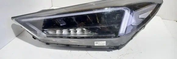 Hyundai Tucson TL Headlight/headlamp 92101D7700 27016070