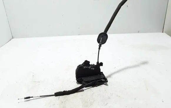 Renault Twingo III Rear door lock 825022177R