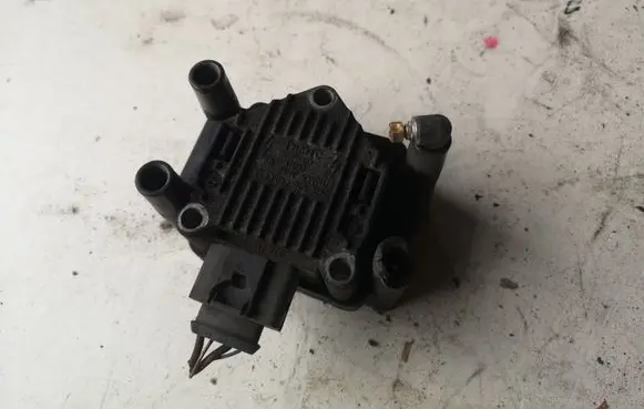 Volkswagen New Beetle High voltage ignition coil 032905106E