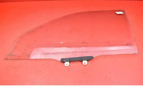 Honda CR-V Front door window glass four-door