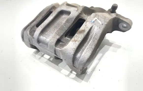 Honda CR-V Front brake caliper