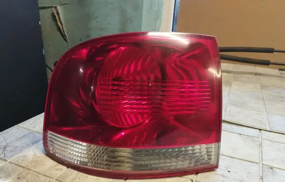 Volkswagen Touareg I Rear/tail lights 7L6945095K