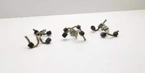 Fuel injector supply line/pipe