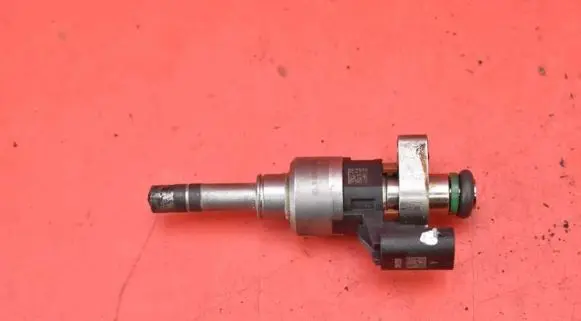 Opel Insignia A Fuel injector 180213-1