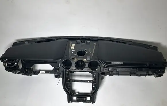 Ford Mustang VI Dashboard FR3B6304319A
