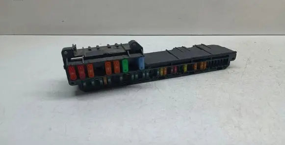 BMW 5 E60 E61 Fuse module 6957330 61146957330