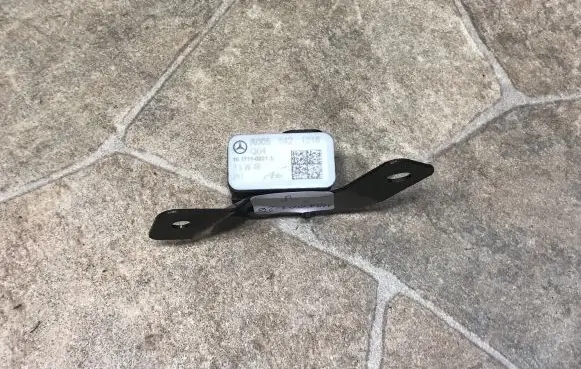 Mercedes-Benz CLS C218 X218 Airbag deployment crash/impact sensor A0055421218