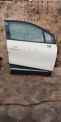 Renault Captur Front door LAKDVD16