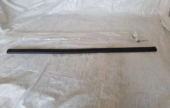 Volkswagen Transporter - Caravelle T5 Trim molding 7H0847745B