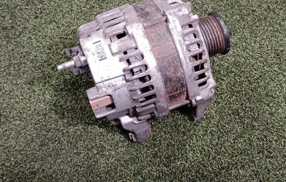 Renault Master III Generator/alternator 231008137R
