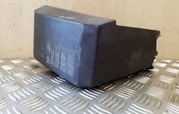 Renault Scenic I Fuse box cover 7700430975