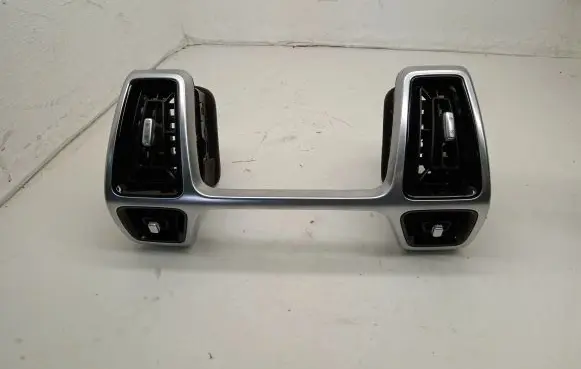 KIA Sorento IV Dash center air vent grill 84740P2910