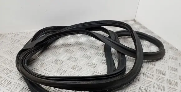 Skoda Superb B8 (3V) Seal rubber (tailgate) 3V5827705