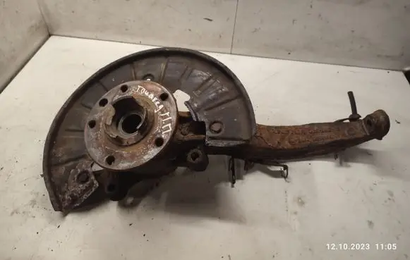 Volkswagen Touareg I Front wheel hub