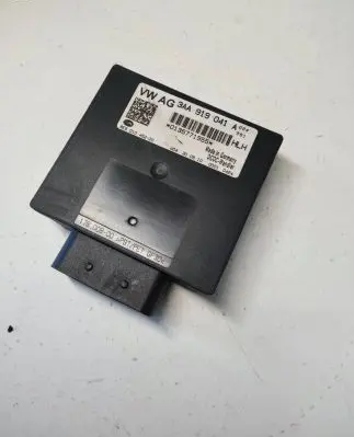 Volkswagen Polo V 6R Current control relay 3AA919041A 0135771955 8ES01045220
