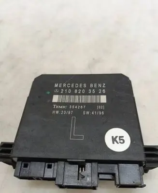 Mercedes-Benz C W202 Door control unit/module 2108203526 354267
