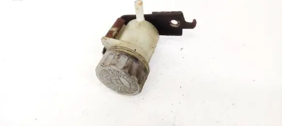 Brake fluid reservoir