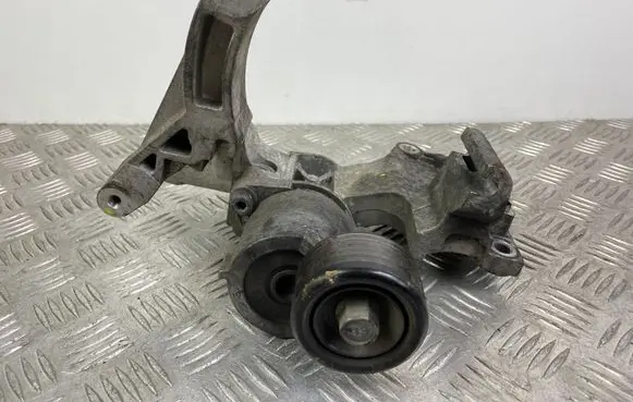 KIA Sorento A/C compressor mount bracket 