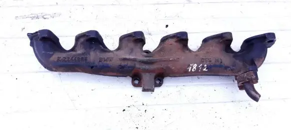 Opel Omega B1 Exhaust manifold 2244965