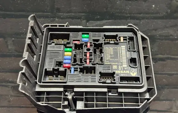 Renault Clio V SAM control unit 284B73384R