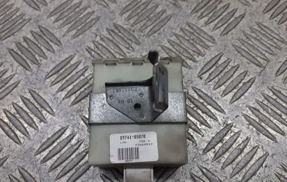 Toyota Avensis T250 Door central lock control unit/module 89741-05070