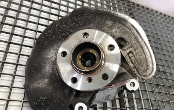 BMW 2 F44 Front wheel hub spindle knuckle 
