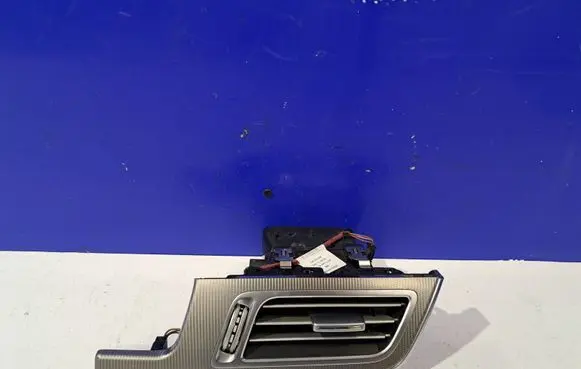 Mercedes-Benz E W212 Dashboard air vent grill cover trim A2124404050