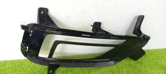 Hyundai Tucson TL Front bumper lower grill 86525D7530
