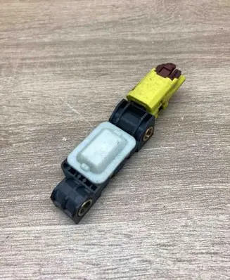 Audi A8 S8 D3 4E Airbag deployment crash/impact sensor 4B0959643D 600845