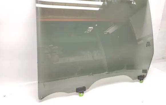 Nissan Navara D23 Rear door window glass 43R011595 E000199 AS5M5532DOT682