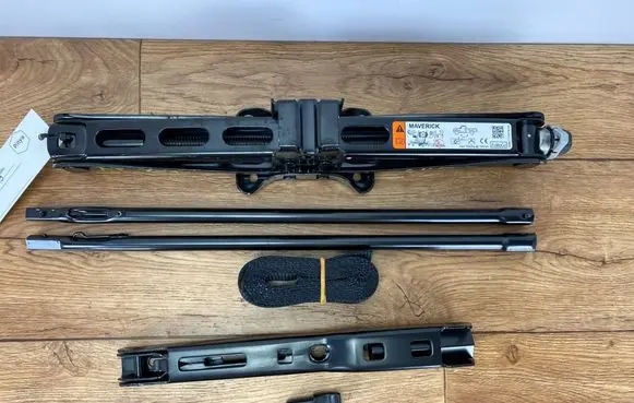 Ford Maverick Tool set NZ6C17A078AAPIN NZ6C17A078AA