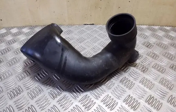 Suzuki Grand Vitara II Air intake duct part