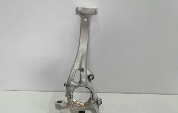 Audi Q7 4M Stub axle 