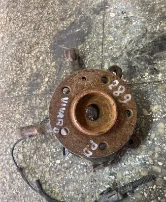 Opel Vivaro Front wheel hub