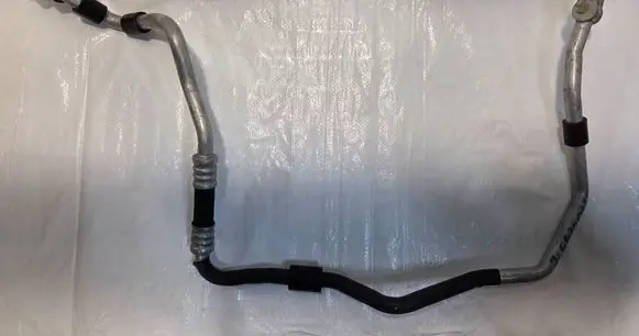 Volkswagen Touareg II Air conditioning (A/C) pipe/hose 7L6820017D