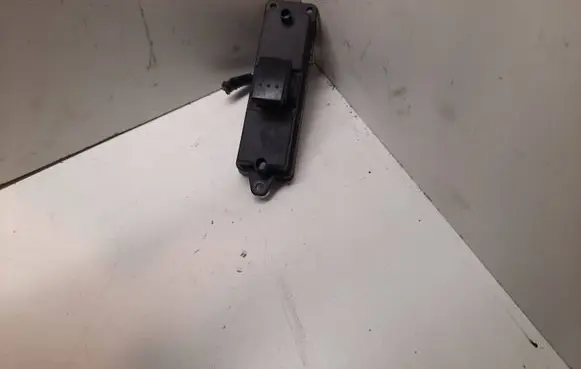 Mazda 3 I Electric window control switch BP4K66380
