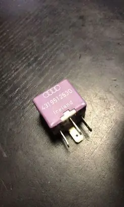 Volkswagen PASSAT B5 Other relay 431951253g