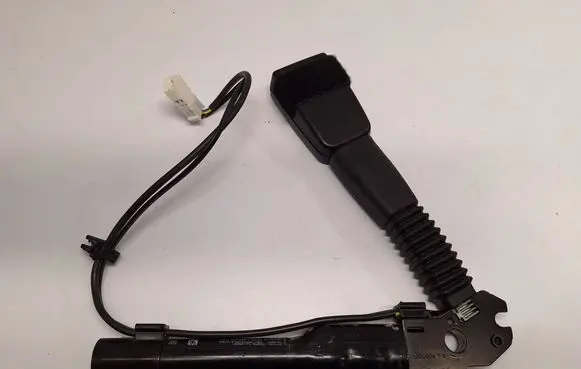 BMW 4 F32 F33 Front seatbelt buckle 7259388 72117259388 72117271518