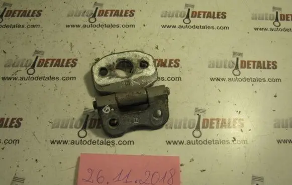 Mercedes-Benz C W202 Front door lower hinge 